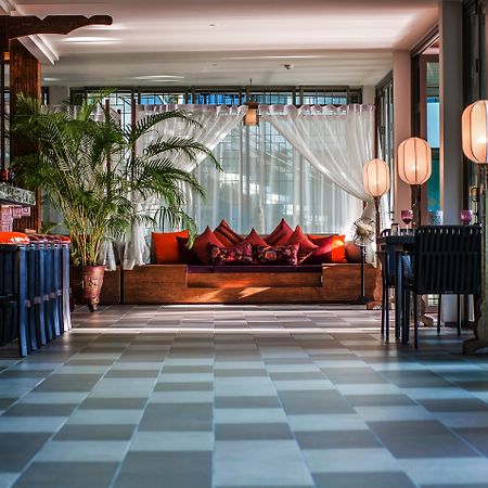 Fusion Suites Phuket Patong Zewnętrze zdjęcie The lobby of the hotel