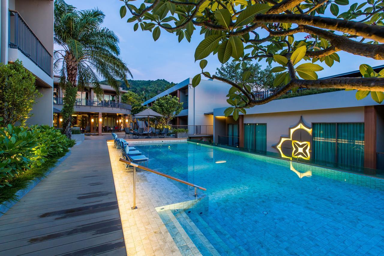Fusion Suites Phuket Patong Zewnętrze zdjęcie The swimming pool at the hotel