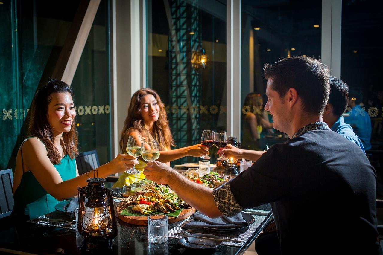 Fusion Suites Phuket Patong Zewnętrze zdjęcie The Deck